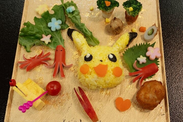 Making a Pokémon Pikachu character Bento — photo 2