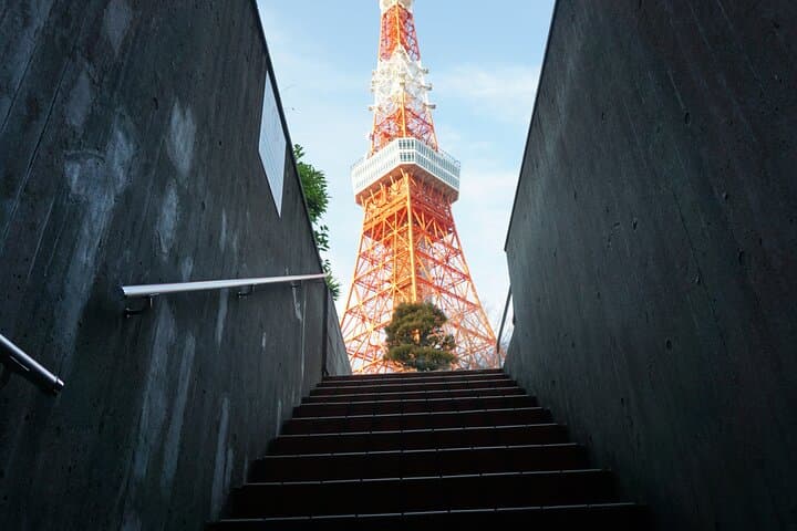 Tokyo: Top 3 Hidden Tokyo Tower Photo Spots and Local Shrine — photo 2