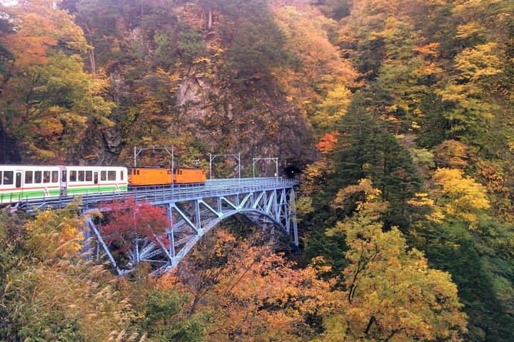 Full Day Tour to Kurobe Gorge and Unazuki Onsen from Kanazawa — photo 2