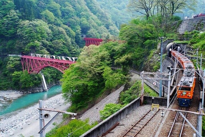 Full Day Tour to Kurobe Gorge and Unazuki Onsen from Kanazawa — photo 8