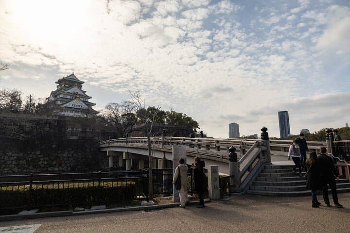 Samurai-specific Osaka Castle Guides Private tours in armor Photo — photo 10