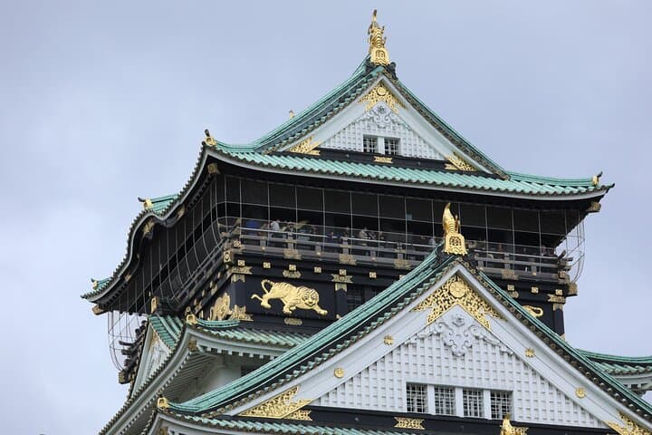 Samurai-specific Osaka Castle Guides Private tours in armor Photo — photo 18