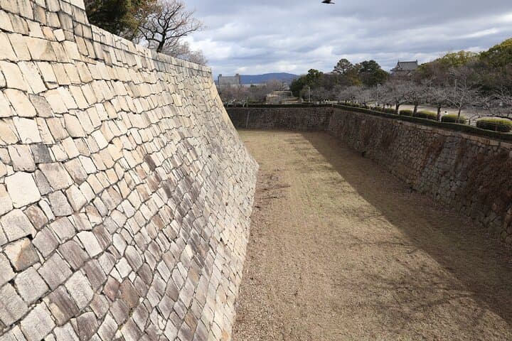 Samurai-specific Osaka Castle Guides Private tours in armor Photo — photo 17
