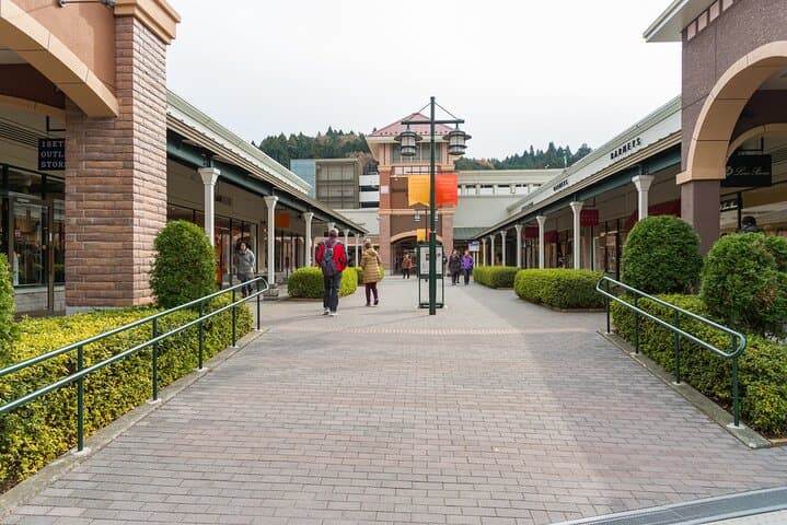 Private Shopping Tour from Tokyo city to Gotemba Premium Outlets — photo 2