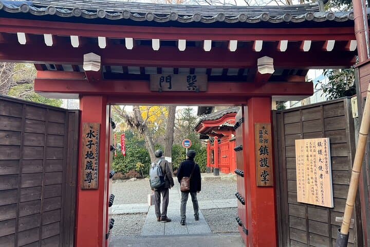 Tokyo: Asakusa Walking Tour of Sensoji Temple & Surroundings — photo 6