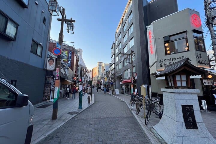 Tokyo: Asakusa Walking Tour of Sensoji Temple & Surroundings — photo 8