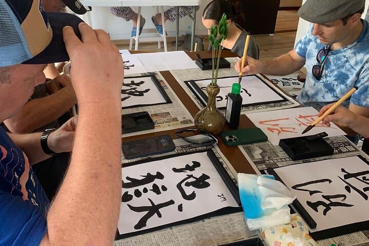 Calligraphy Class for Beginners in a Century-old Japanese House — photo 6