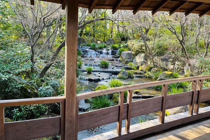 Walking Tour in Himeji Castle Garden and Aizome Indigo Dyeing — photo 4