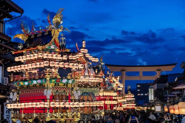 Takayama Night Tour – Lantern-Lit Streets & Heritage Sights