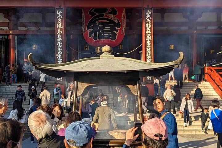 8-Hour Private Tour of Traditional Tokyo in Spanish — photo 1