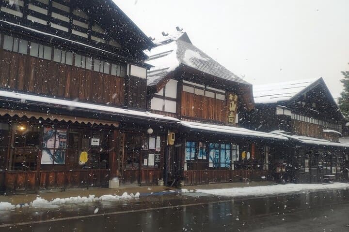 Walking Tour of Wealthy Merchant's Storehouses in Akita — photo 9