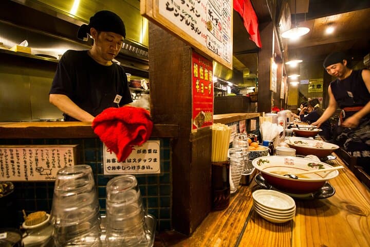 Tokyo : Asakusa and Senso-Ji Walking Tour With A Guide — photo 3