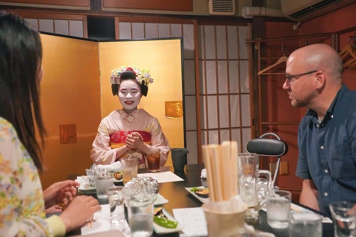 Dinner with Maiko in a Traditional Kyoto Style Restaurant Tour — photo 8