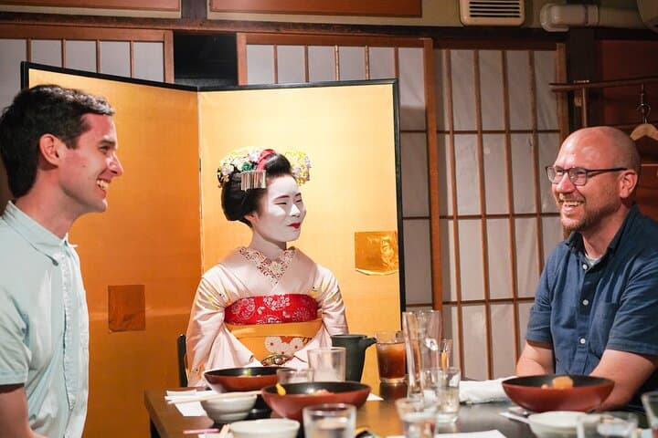 Dinner with Maiko in a Traditional Kyoto Style Restaurant Tour — photo 9