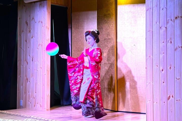 Tokyo: Sumo Entertainment Show with Chicken Hot Pot & Geisha — photo 4