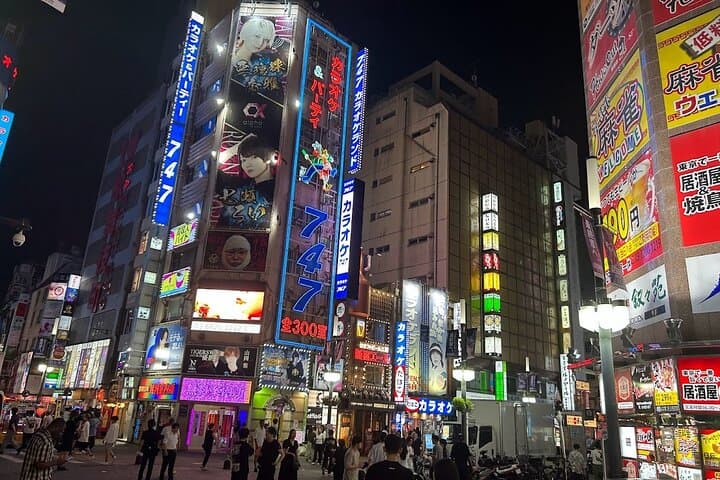 4 Hours Shibuya - Shinjuku Night Tour — photo 8