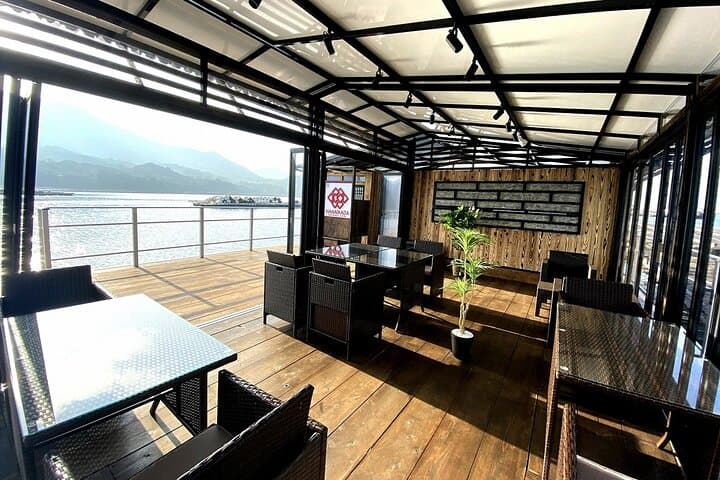 Lunch on Raft-Style Boat HANAIKADA on the west coast of Miyajima — photo 5