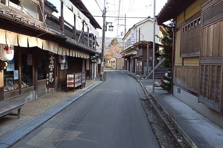 Private Guided Half-Day Walking Tour in Yoshinoyama — photo 3