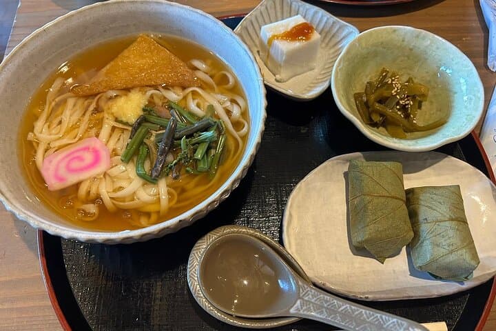 Private Guided Half-Day Walking Tour in Yoshinoyama — photo 5