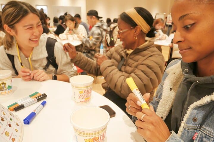 Yokohama: Guided Cup Noodles Museum Tour & Make Your Own Cup — photo 7