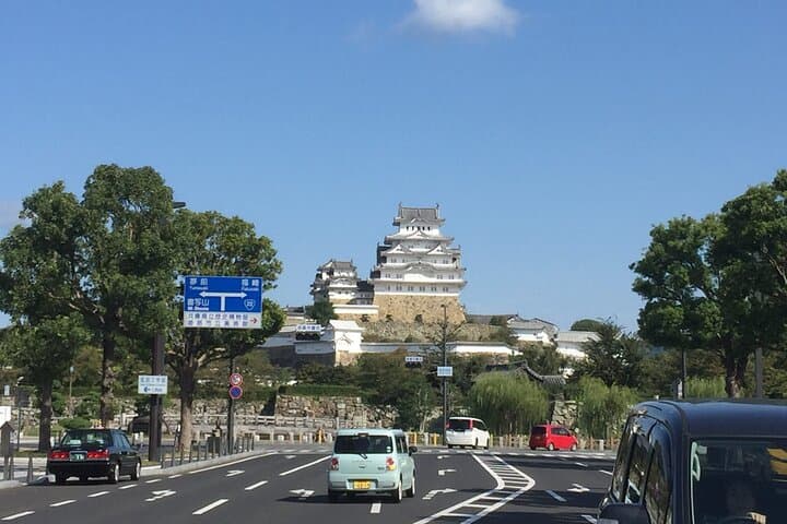 Half-Day Private Guided Tour to Himeji Castle — photo 2