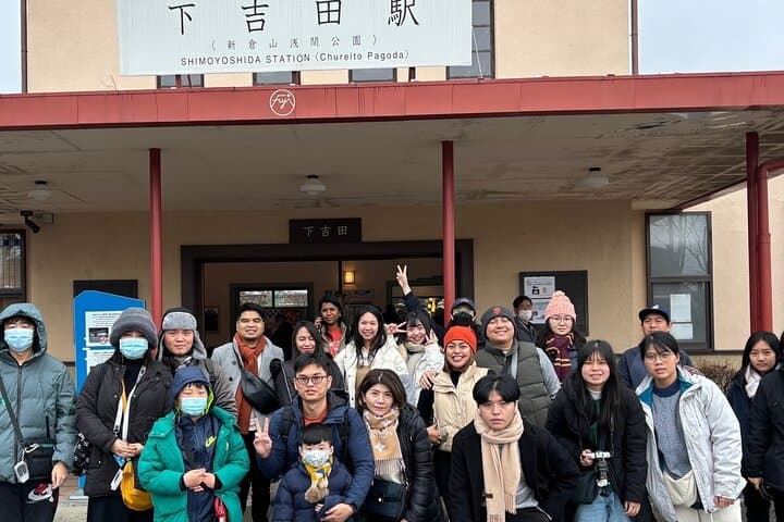 Mt. Fuji and Lake Kawaguchi Sakura Festival Sightseeing Tour — photo 5