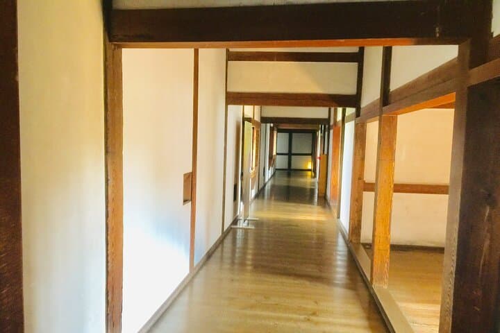 Half-Day Private Guided Tour to Himeji Castle — photo 11