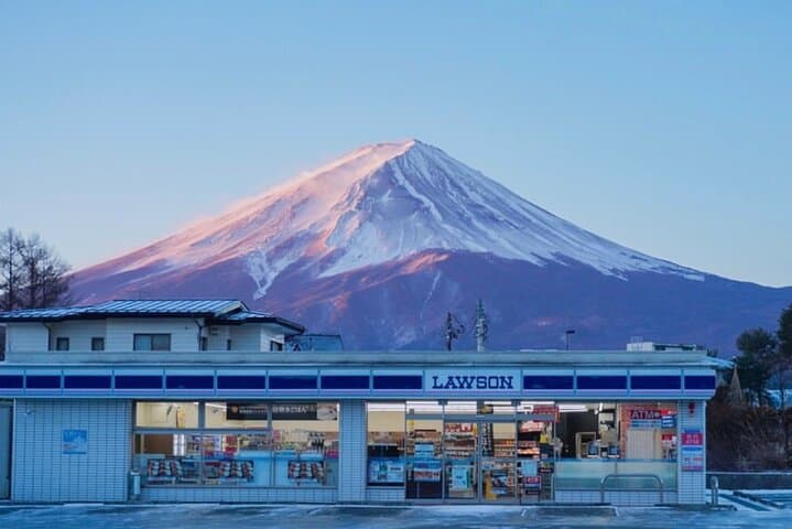 Mt. Fuji and Lake Kawaguchi Sakura Festival Sightseeing Tour — photo 10
