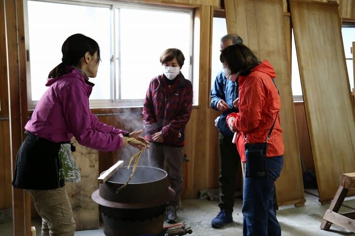 1-day Japanese washi paper craftsman course in Kochi — photo 6