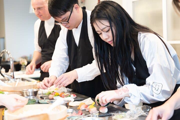 Kyoto: Enjoy Sushi & Market Tour! Best for Family & Couple! — photo 7