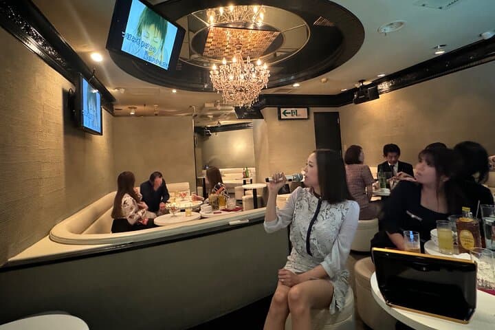 Nightlife Tour in Yokohama and Kannai with Bar Hopping and Drinks — photo 5