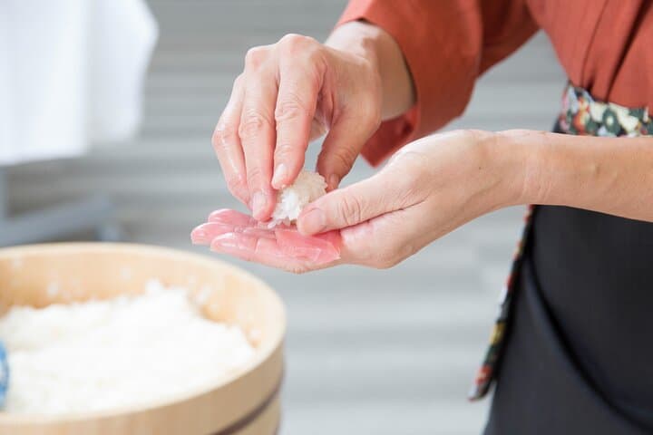 Sushi Making Experience In front of TokyoTower — photo 2