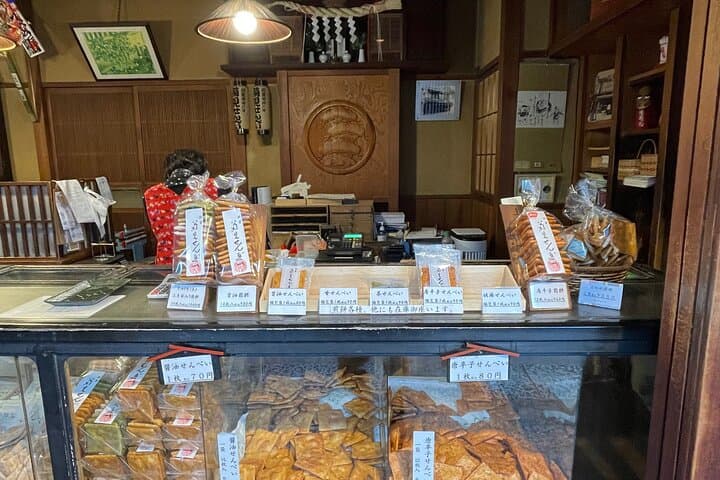 YANESEN JPN Sweets & Sake Pairing Old Tokyo walk w/ a local guide — photo 2