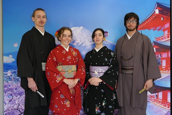 Kimono experience at Fujisan Culture Gallery -spare time plan — photo 4