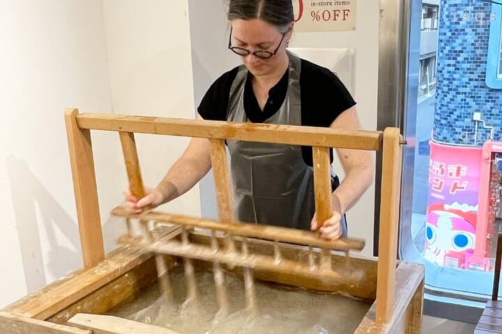 【Tokyo/Asakusa】Traditional Japanese Washi Papermaking experience — photo 14