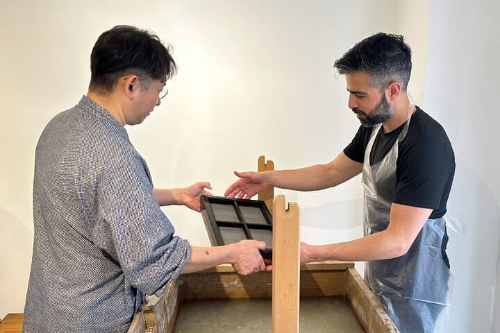 【Tokyo/Asakusa】Traditional Japanese Washi Papermaking experience — photo 16