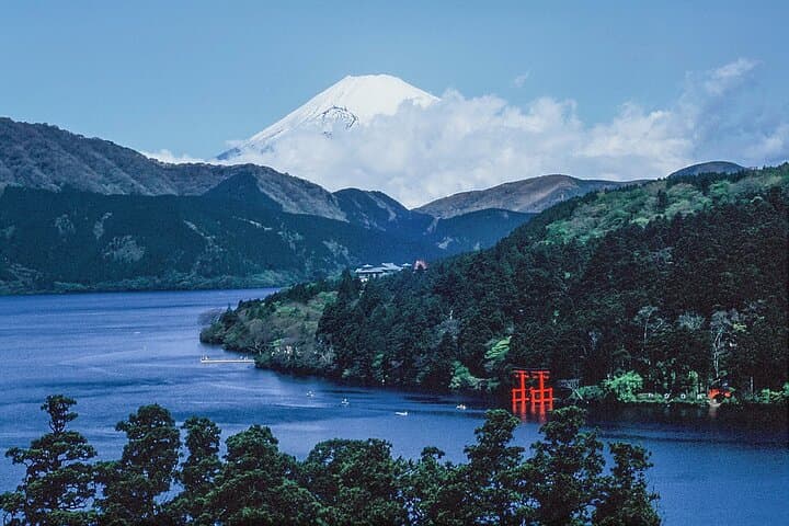 Airport transfer between Narita and Mount Fuji or Hakone Onsen — photo 3