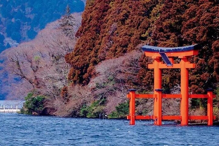 Airport transfer between Narita and Mount Fuji or Hakone Onsen — photo 16