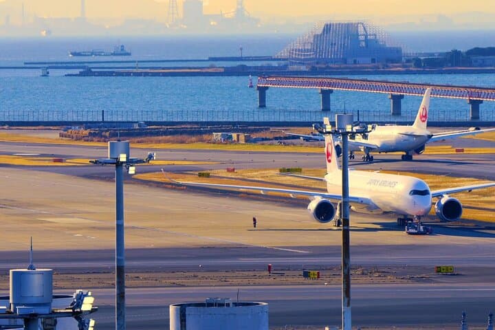 Airport transfer between Narita and Mount Fuji or Hakone Onsen — photo 7
