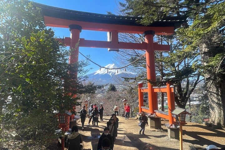 Mt FUJI - Panoramic Tour w/ Hoto Lunch, JP Sake & Onsen tatto OK! — photo 2
