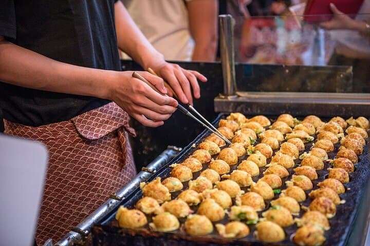 Osaka Food Tour: 15 dishes at 4 Local Eateries — photo 3