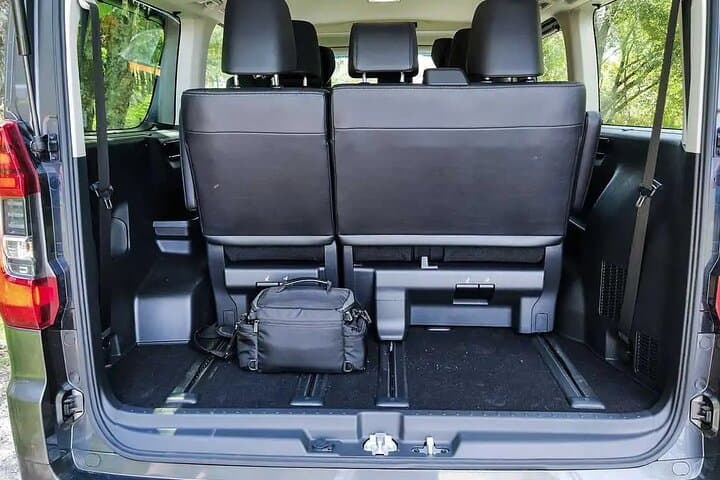 Arrival by Private Minivan from Kansai Airport KIX to Osaka City — photo 6