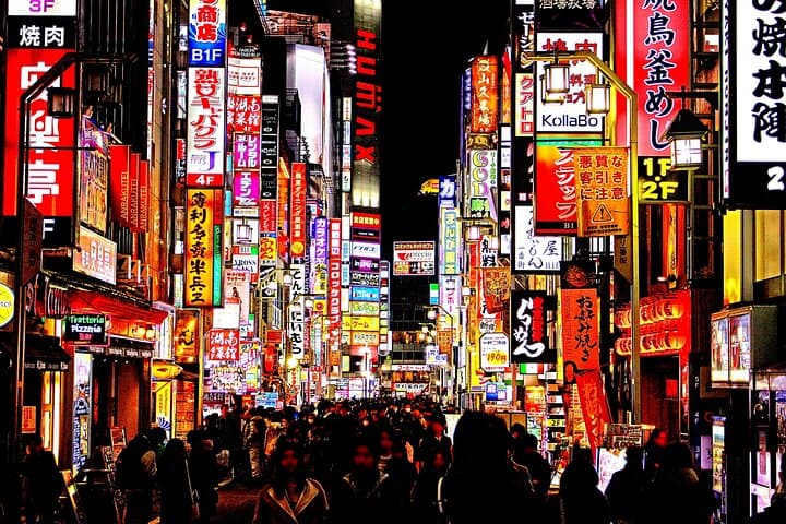 Shinjuku Kabukicho bar hopping & grab a bite tour w/Local Guide — photo 8