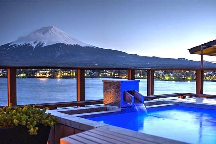 Private Transfer between Tokyo and Lake Kawaguchi/Mt. Fuji/Hakone — photo 1