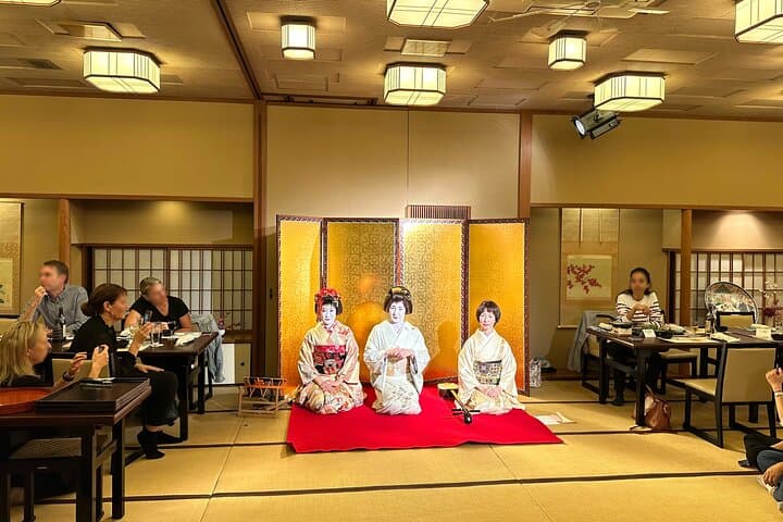 Authentic Geisha Performance with Dinner in Tokyo — photo 5