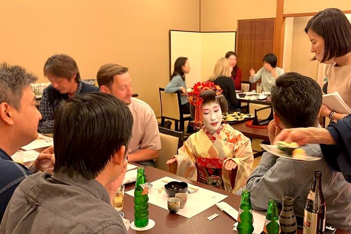 Authentic Geisha Performance with Dinner in Tokyo — photo 7