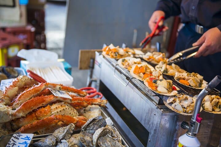 Tokyo | Tsukiji(築地)Fish Market Food Walking & Shrine Visit Tour — photo 7