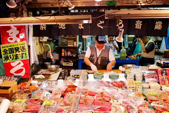 Tokyo | Tsukiji(築地)Fish Market Food Walking & Shrine Visit Tour — photo 2