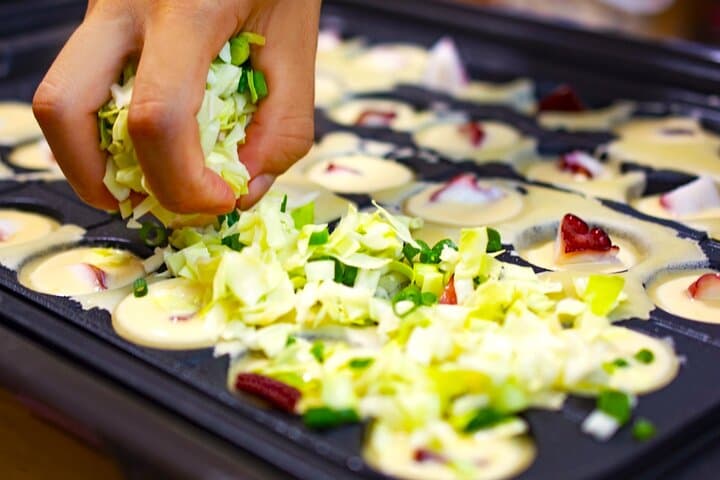 Takoyaki making experience ~Japan's popular street food~ — photo 2