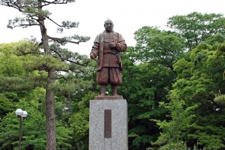 Explore-Castles Tour in Samurai City Aichi Using Local Train — photo 5